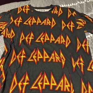 Def Leppard shirt
